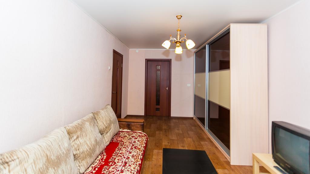 Apartment At Soni Krivoy 61 Челябинск Экстерьер фото